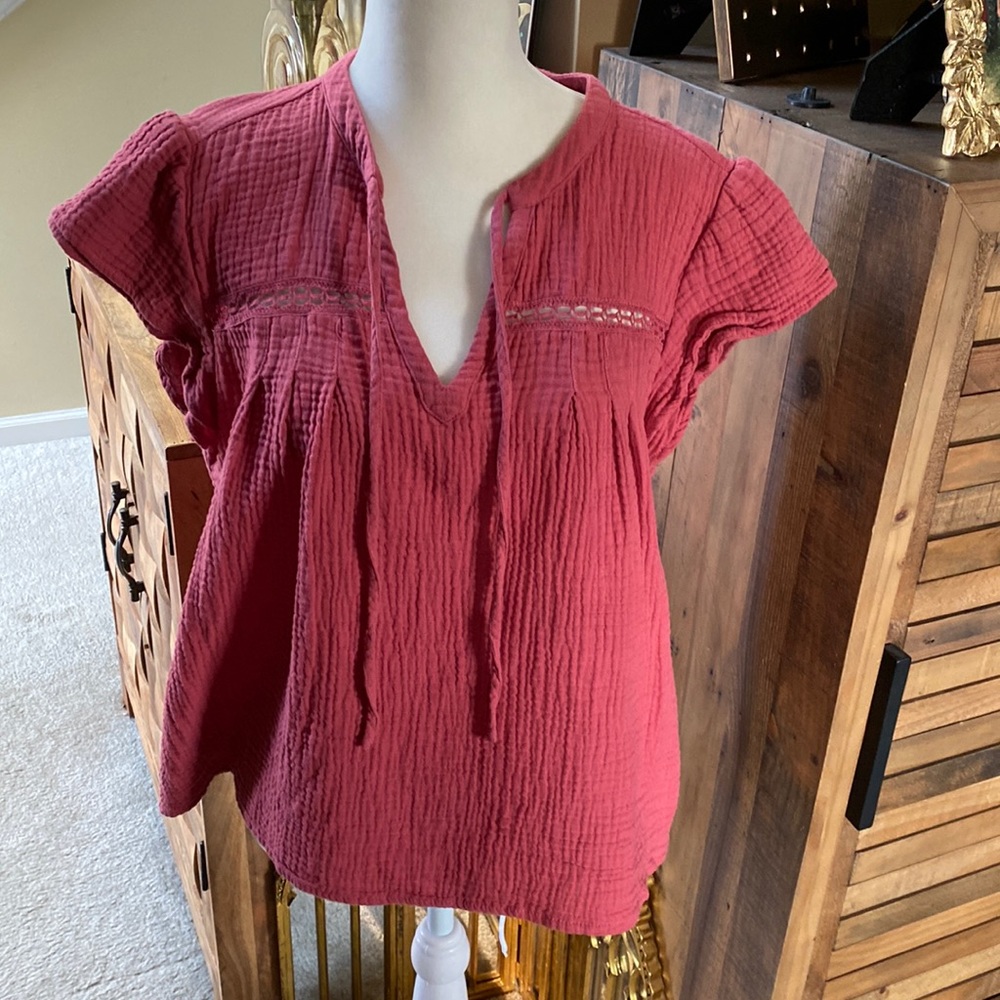 Candace Cameron Bure pink textured top